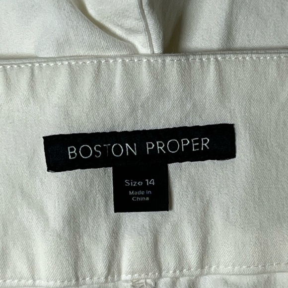 Boston Proper High Waist White Dress Shorts, side zipper closure - Picture 2 of 6